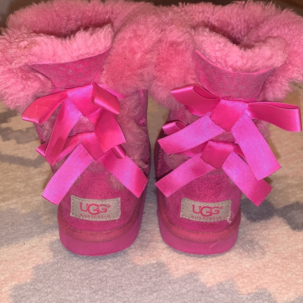 Pink uggs - Picture 2 of 9